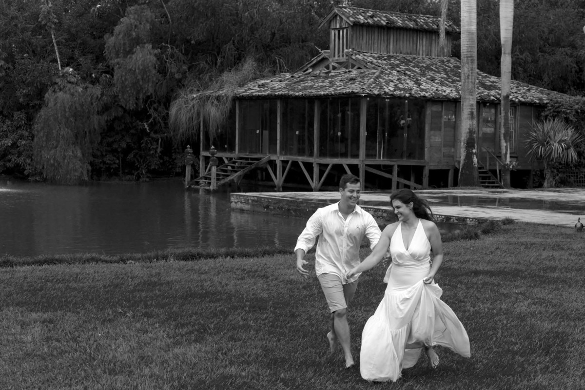 fotos de casais expontaneas e com alegria feitas por andre monteiro fotografo
