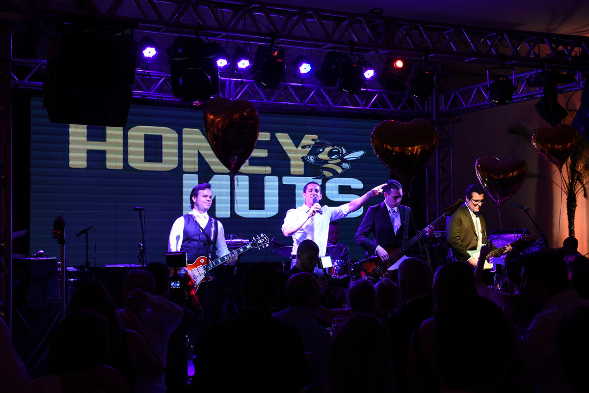 Casamento na Paróquia São Carlos Borromeu no Buffet Espaço Grenah Buffet Espaço Paulista fotógrafo de casamento em São Paulo casamento no Tatuapé Buffet no Tatuapé Buffet América