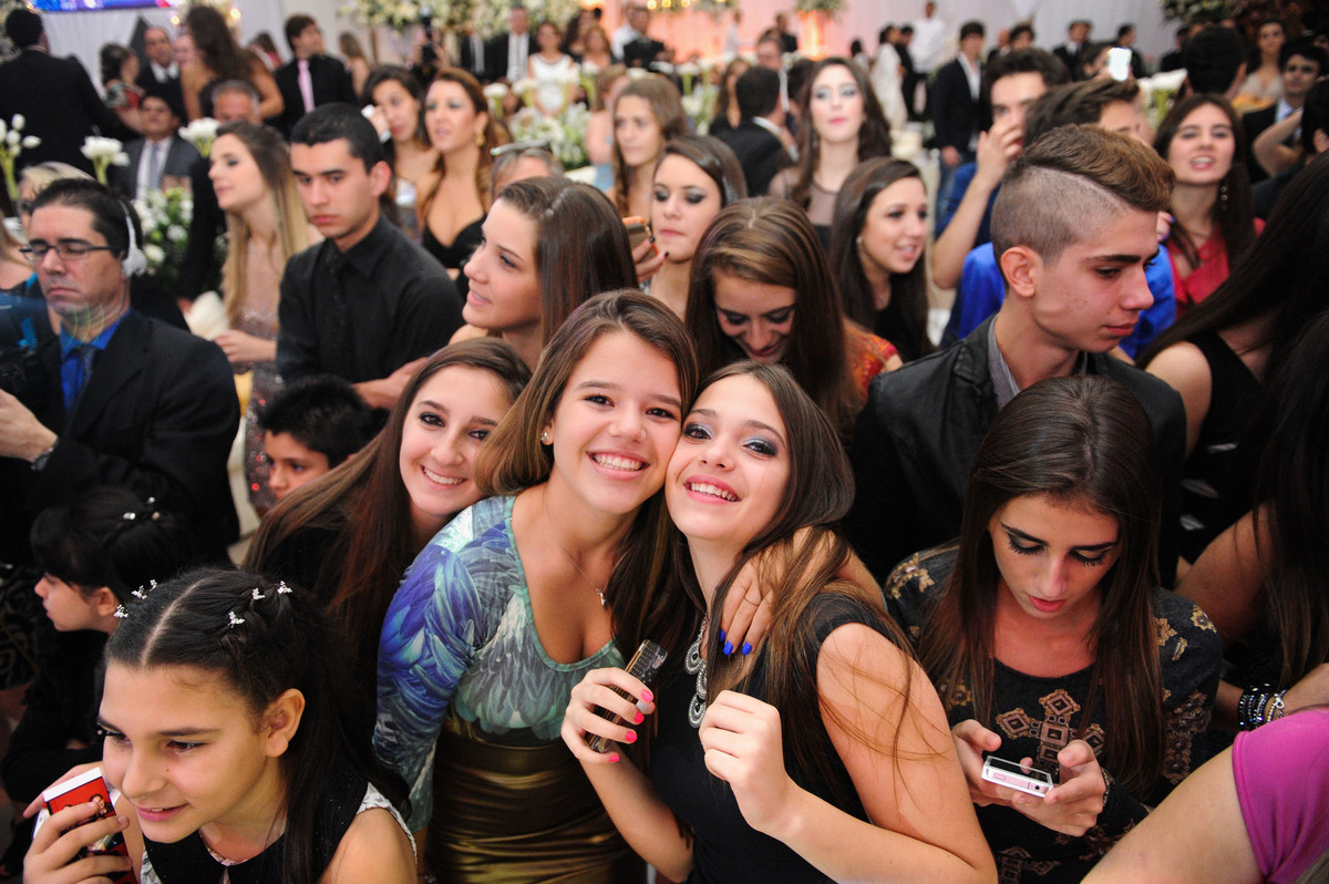 festa 15 anos Buffet Torres Debutante gabriella Rubens Decorações Festa de Debutante Robô