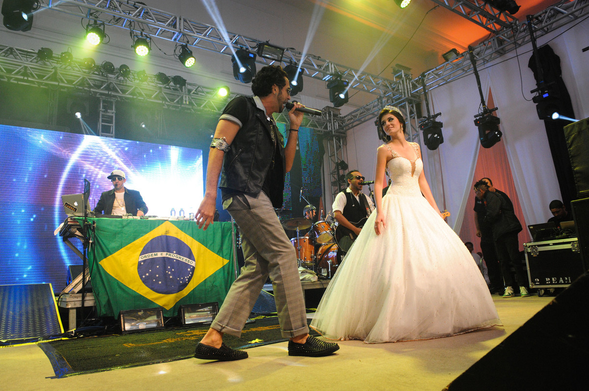 festa 15 anos Buffet Torres Debutante gabriella Rubens Decorações Festa de Debutante Robô