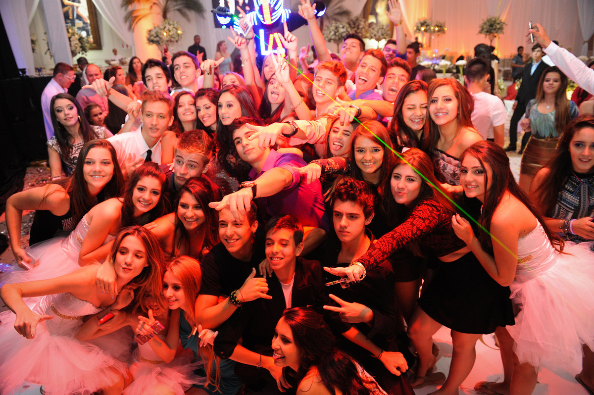 festa 15 anos Buffet Torres Debutante gabriella Rubens Decorações Festa de Debutante Robô