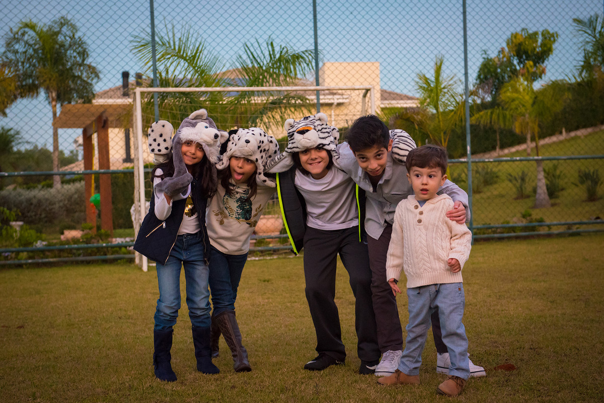 We Will Rock You fotos tiradas pela equipe ação vídeo no ensaio foto de família em São Paulo aniversário infantil no buffet planeta kids no tatuapé