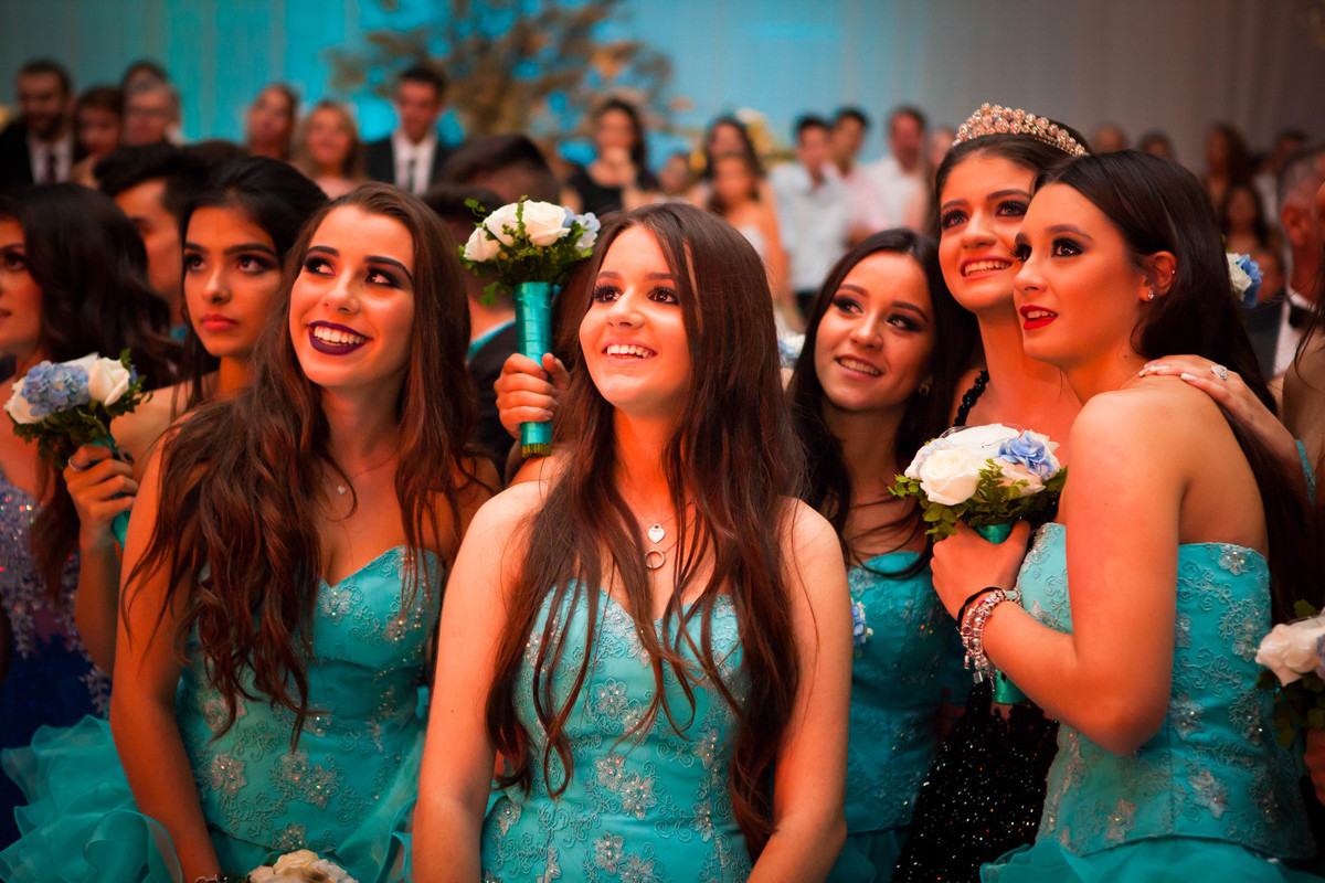 Festa de 15 anos Rafaella de Santis, Buffet Torres, Show Anitta, A Liga, Debutante, Israel Valentim, Kaíque Migliotty,