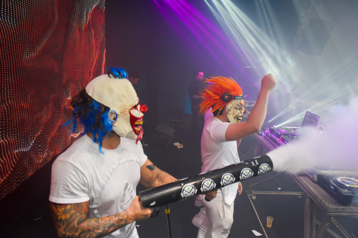 Festa de 15 anos Rafaella de Santis, Buffet Torres, Show Anitta, A Liga, Debutante, Israel Valentim, Kaíque Migliotty,