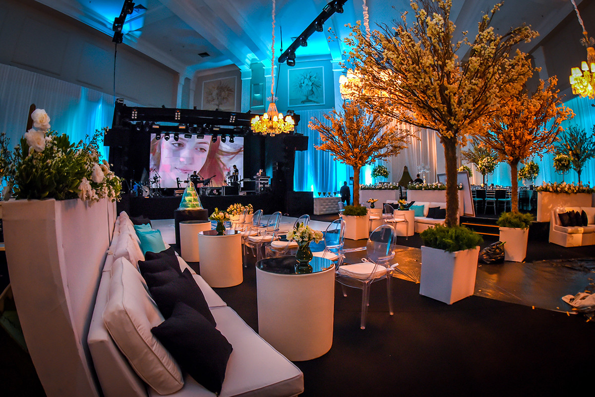 Festa de 15 anos Rafaella de Santis, Buffet Torres, Show Anitta, A Liga, Debutante, Israel Valentim, Kaíque Migliotty,