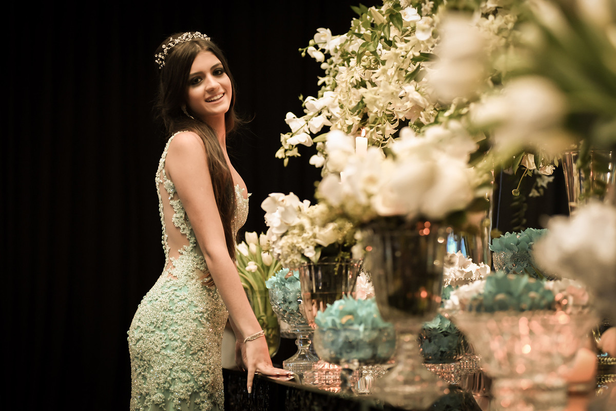 Festa de 15 anos Rafaella de Santis, Buffet Torres, Show Anitta, A Liga, Debutante, Israel Valentim, Kaíque Migliotty,