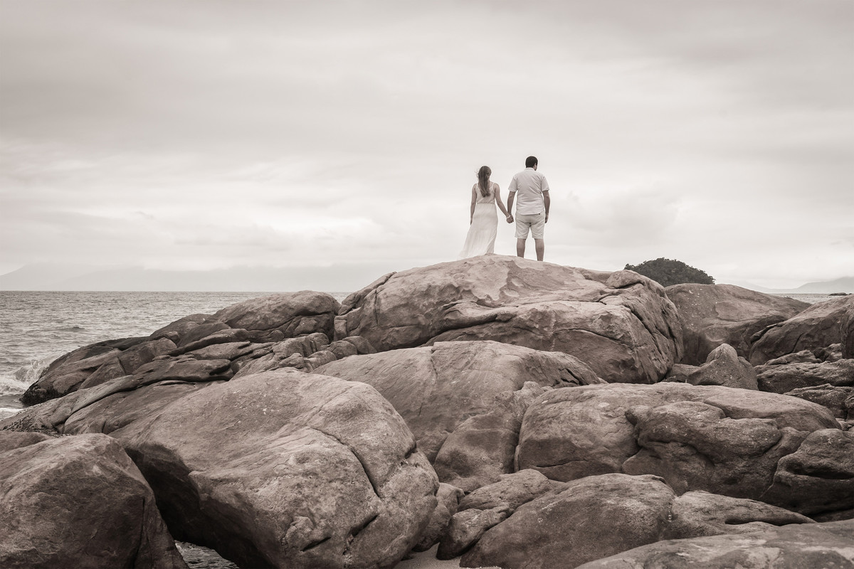 Ensaio Fotográfico no litoral norte, Ubatuba São Paulo, Pre Wedding, casal, ensaio externo, casamento na Capela da Puc, Buffet Mediterrâneo, Jardins