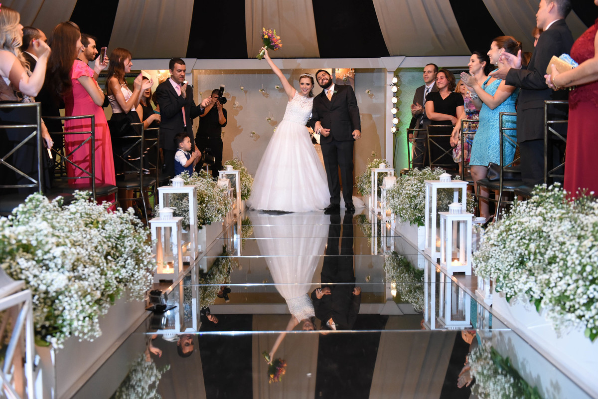 saida do casal no momento da cerimonia no local buffet espaço paulista