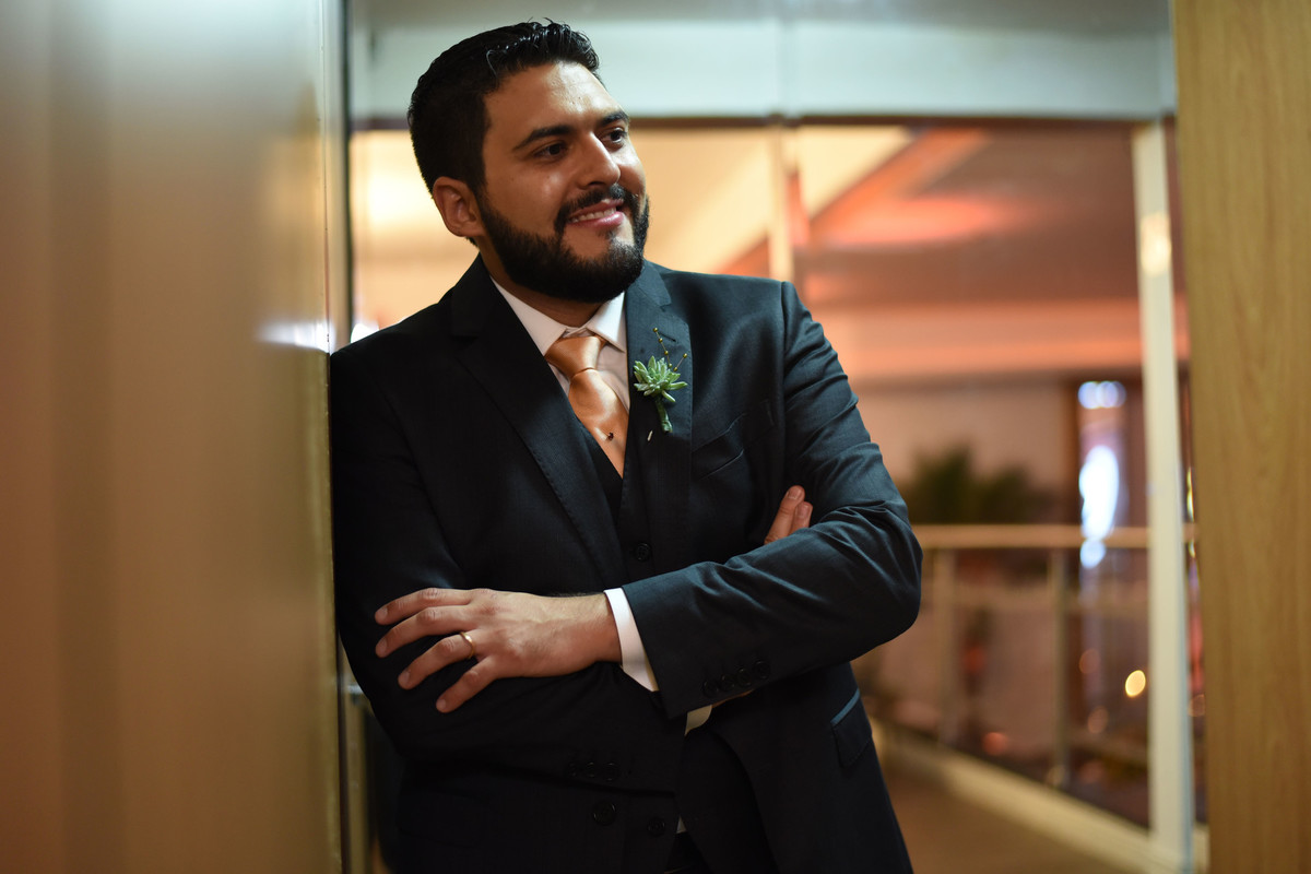 foto do noivo antes da cerimonia