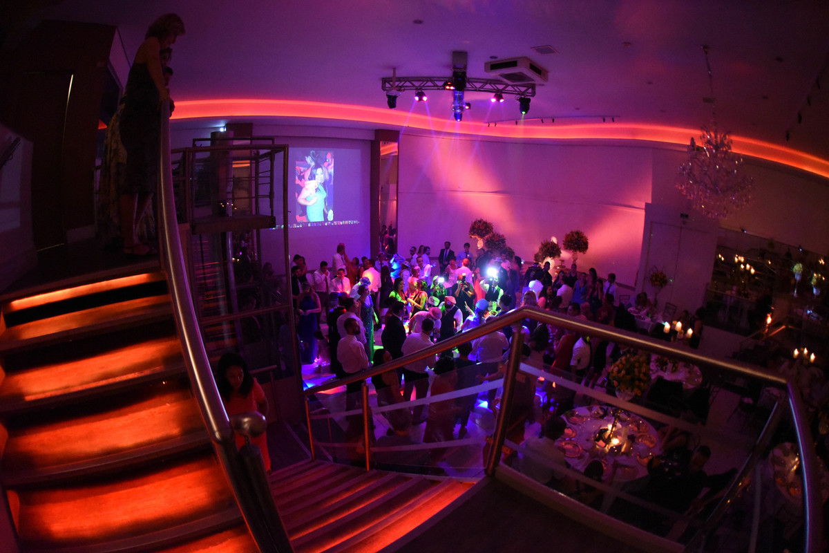 foto da pista de dança no buffet espaço paulista