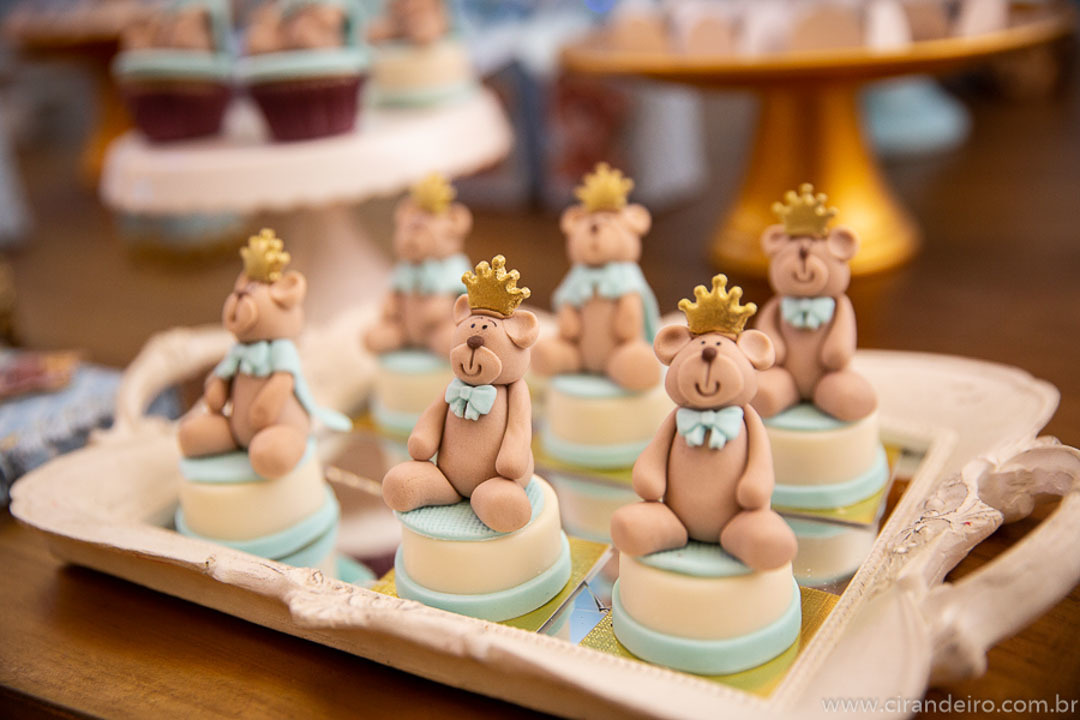festa de aniversario de bebe menino de 1 ano com tema ursinho da realeza buffet vila dos sonhos