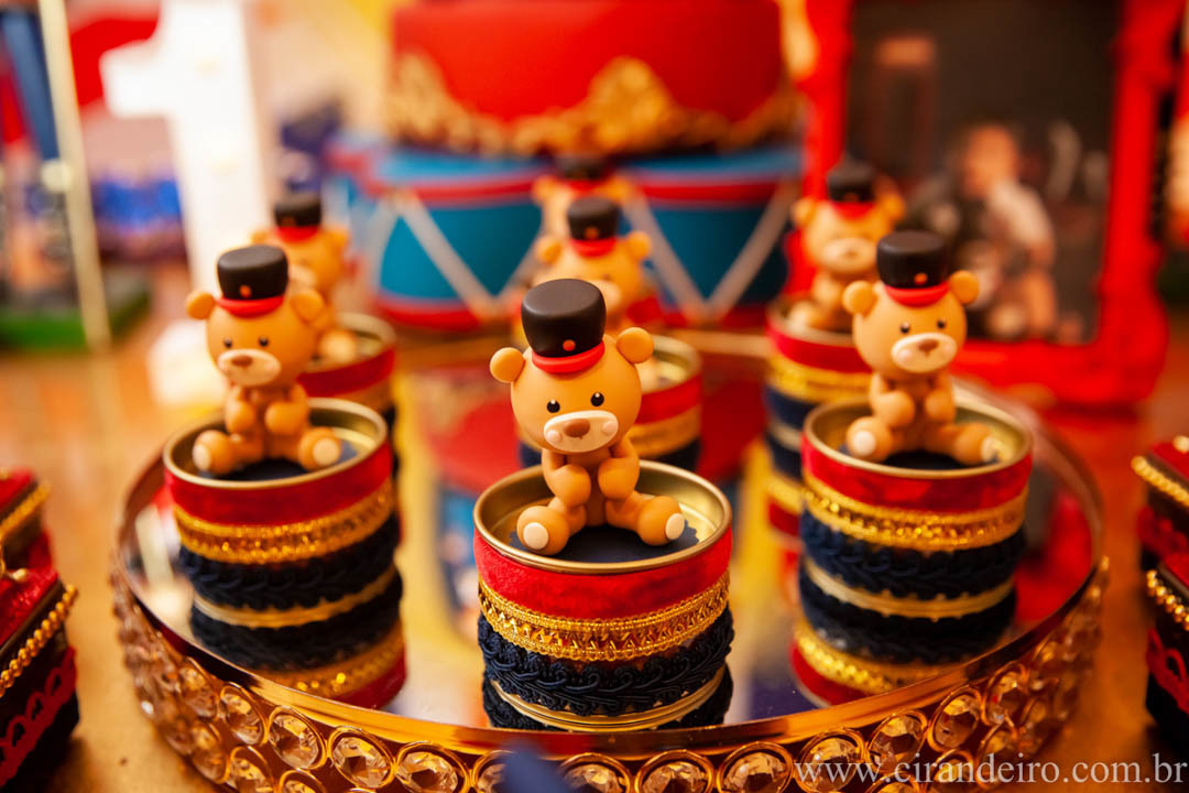 festa de aniversario de bebe menino de 1 ano com tema londres buffet rapanui