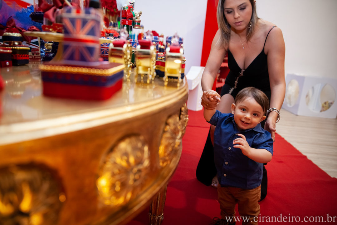 festa de aniversario de bebe menino de 1 ano com tema londres buffet rapanui