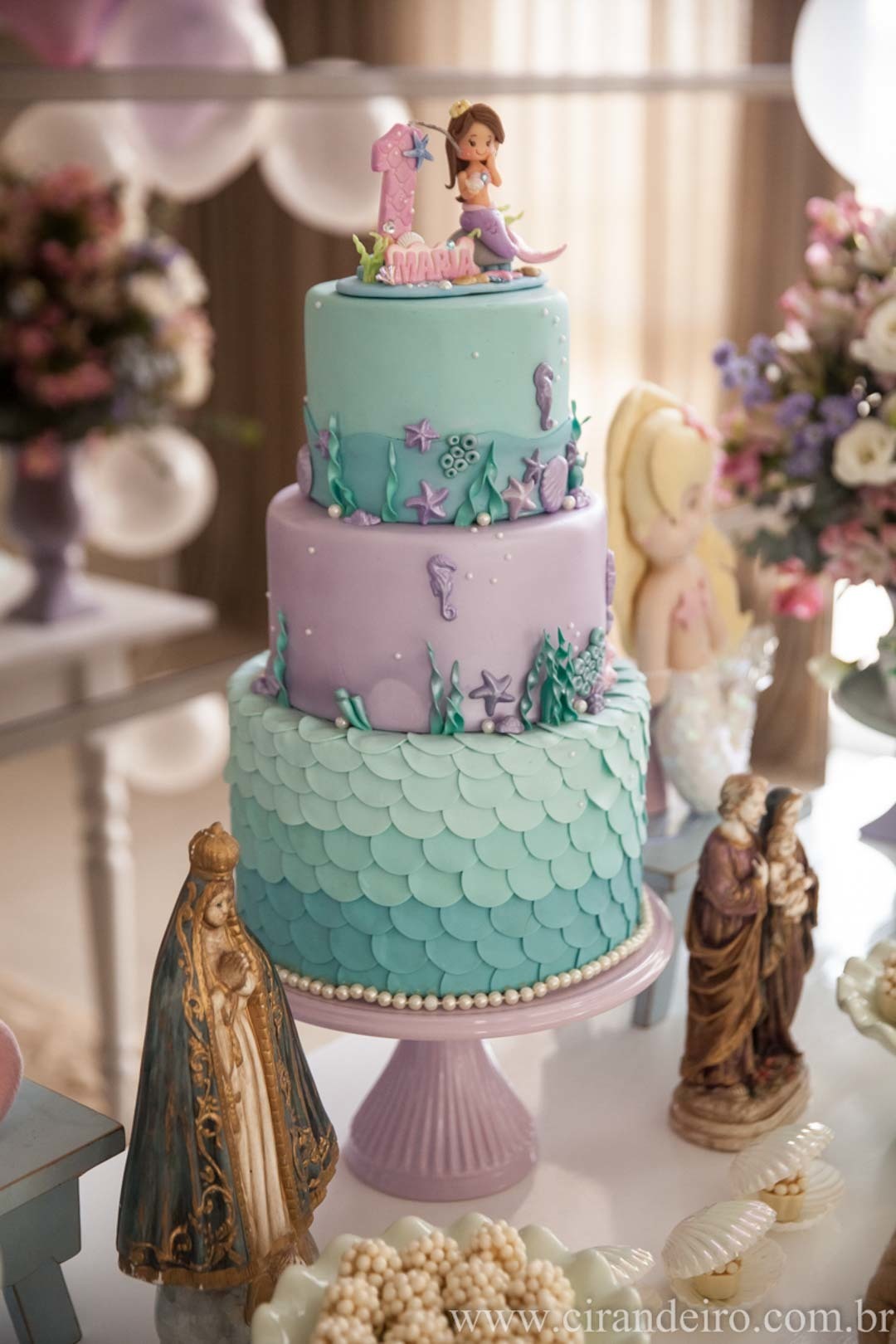 festa de aniversario em casa de bebe menina de 1 ano com tema fundo do mar