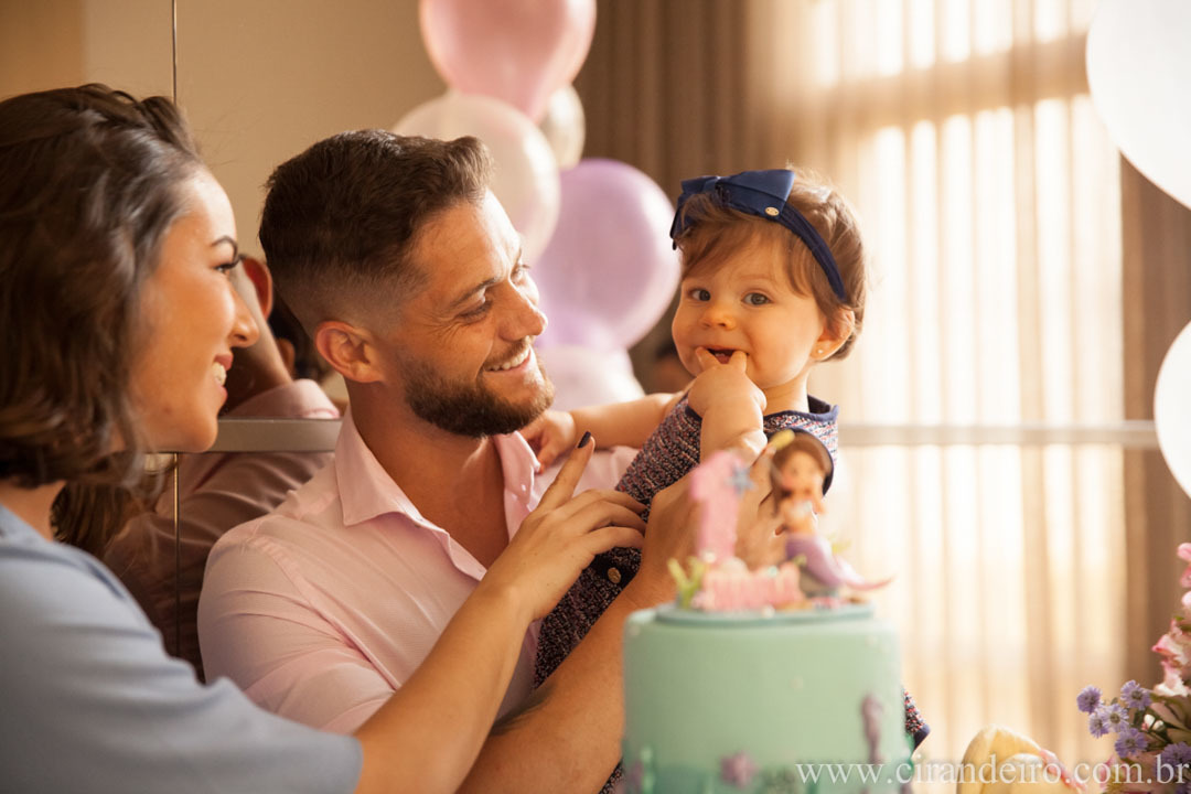 festa de aniversario em casa de bebe menina de 1 ano com tema fundo do mar