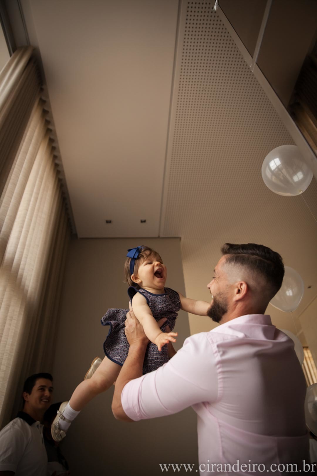 festa de aniversario em casa de bebe menina de 1 ano com tema fundo do mar