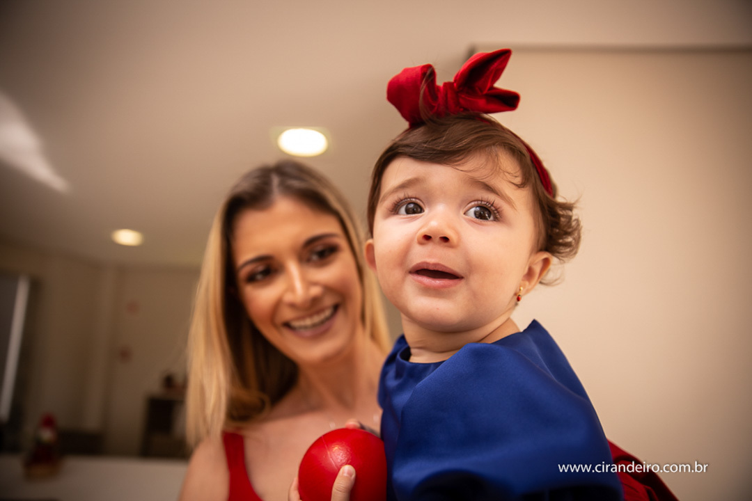 festa de aniversario em casa de bebe menina de 1 ano com tema branca de neve