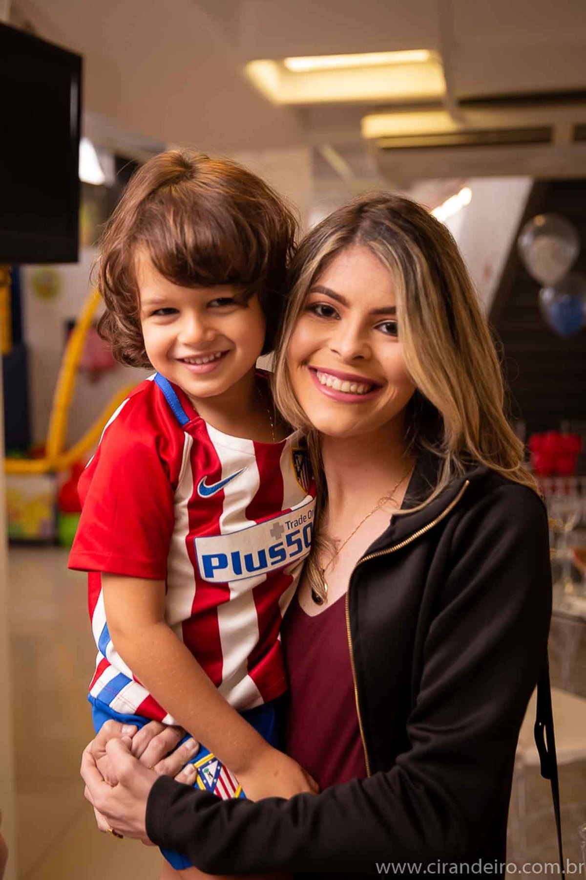 festa de aniversario de menino de 4 ano com tema de futebol buffet vila dos sonhos