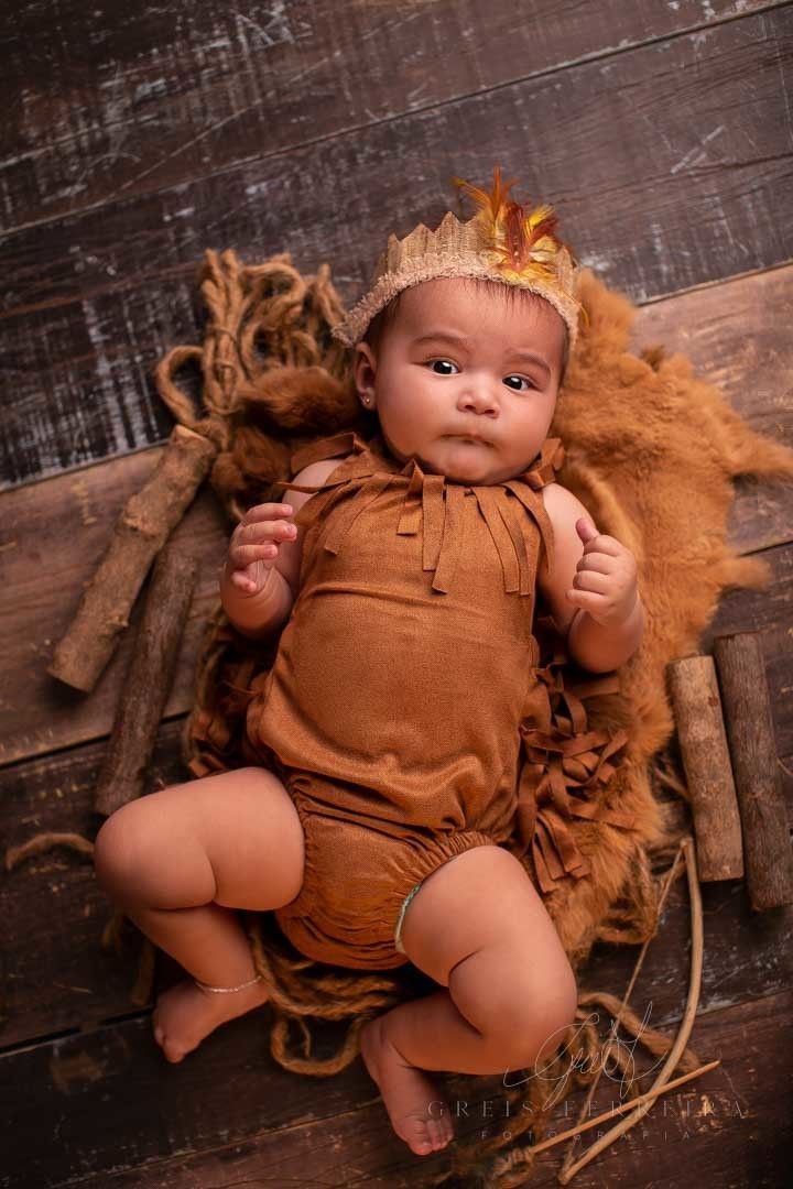 ensaio de bebe 5 meses indio arco flecha