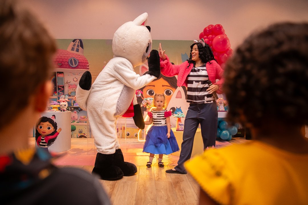 festa infantil aniversario 4 anos buffet cidade encantada gabby e Pandy menina fotos niver cobertura festa evento