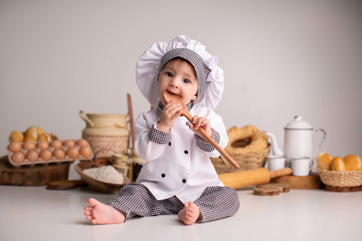 ensaio de bebe 9 meses padeiro padeira pao bolo foto bonita linda mae menina