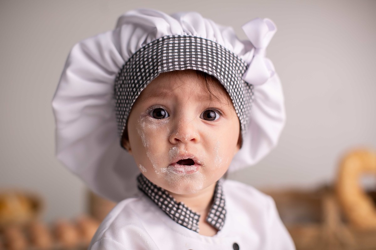 ensaio de bebe 9 meses padeiro padeira pao bolo foto bonita linda mae menina