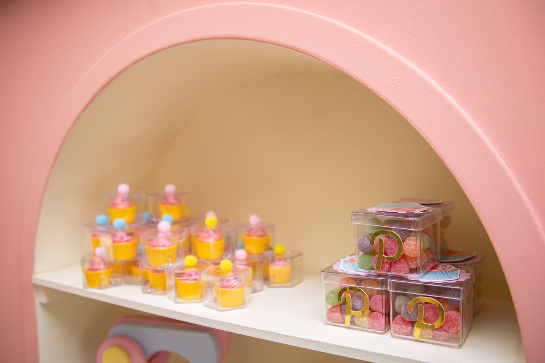 aniversário infantil festa de 1 ano tema confeiteira batizado família doces e confeitaria ensaio de festa infantil fotografias cobertura fotográfica BH primeiro aninho menina  fotos niver cobertura festa evento