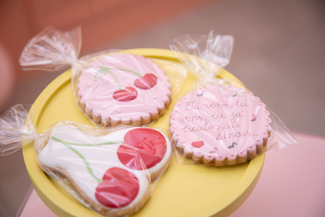 aniversário infantil festa de 1 ano tema confeiteira batizado família doces e confeitaria ensaio de festa infantil fotografias cobertura fotográfica BH primeiro aninho menina  fotos niver cobertura festa evento