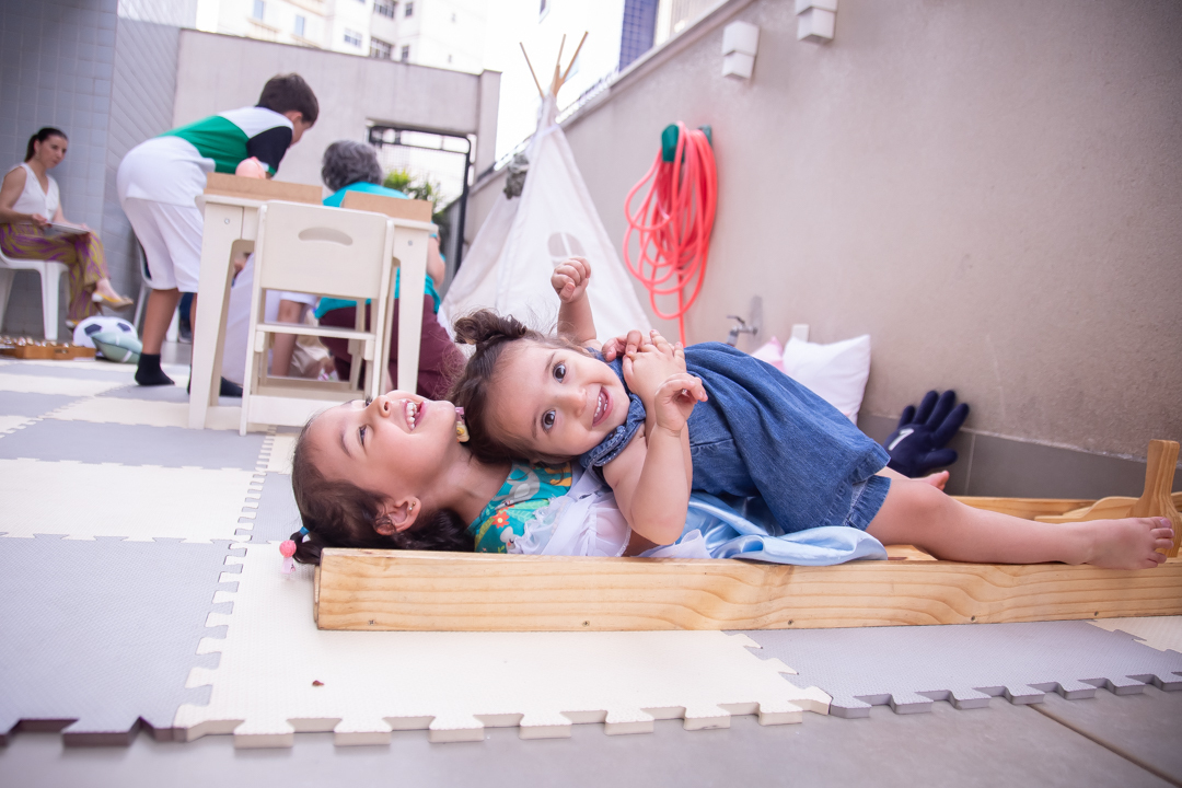 aniversário infantil festa de 1 ano tema confeiteira batizado família doces e confeitaria ensaio de festa infantil fotografias cobertura fotográfica BH primeiro aninho menina  fotos niver cobertura festa evento