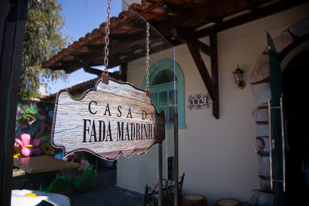 aniversário infantil festa de 1 ano tema rapunzel família ensaio de festa infantil fotografias cobertura fotográfica BH primeiro aninho menina fotos niver cobertura festa evento casa da fada madrinha