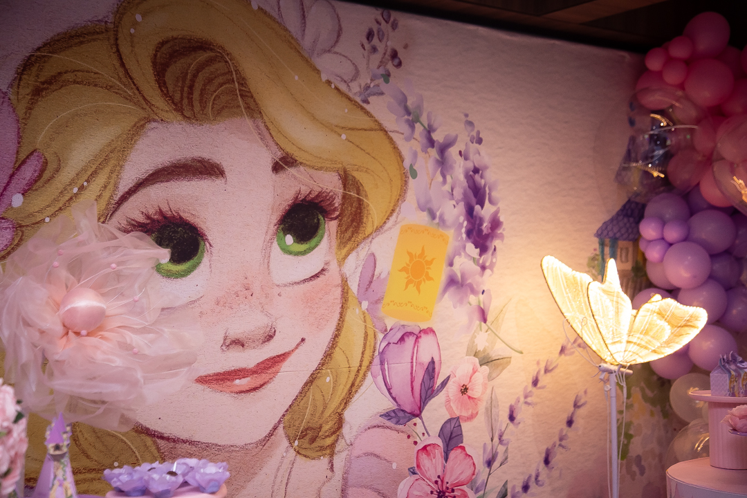 aniversário infantil festa de 1 ano tema rapunzel família ensaio de festa infantil fotografias cobertura fotográfica BH primeiro aninho menina fotos niver cobertura festa evento casa da fada madrinha