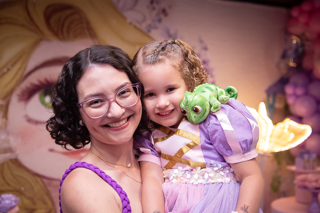 aniversário infantil festa de 1 ano tema rapunzel família ensaio de festa infantil fotografias cobertura fotográfica BH primeiro aninho menina fotos niver cobertura festa evento casa da fada madrinha