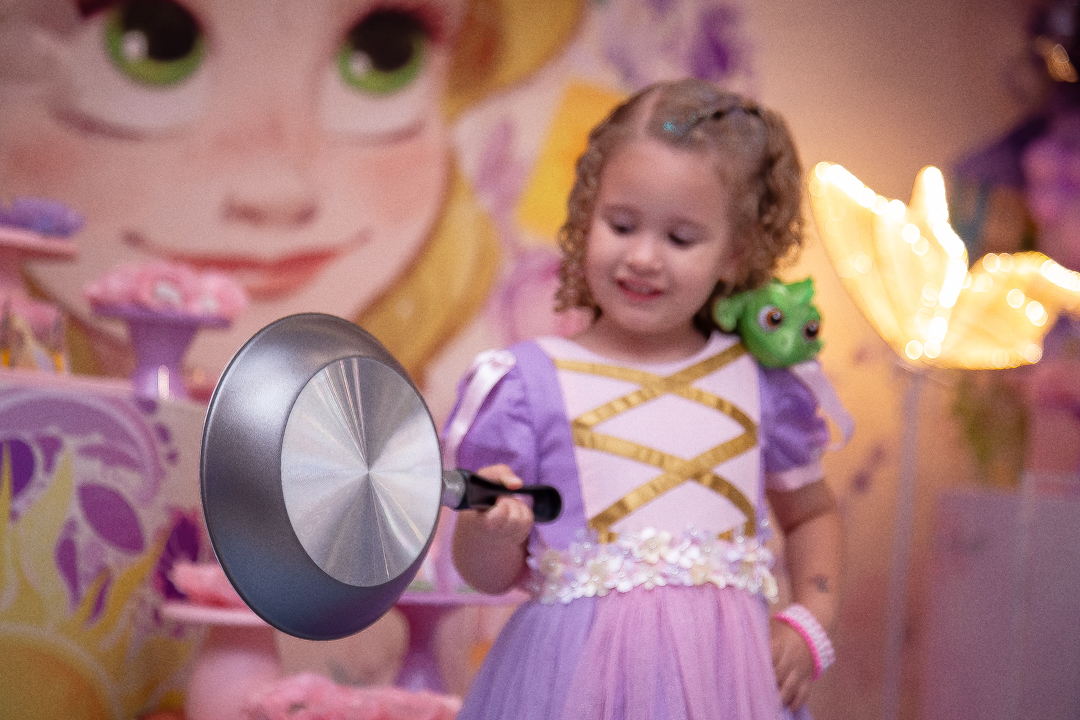 aniversário infantil festa de 1 ano tema rapunzel família ensaio de festa infantil fotografias cobertura fotográfica BH primeiro aninho menina fotos niver cobertura festa evento casa da fada madrinha