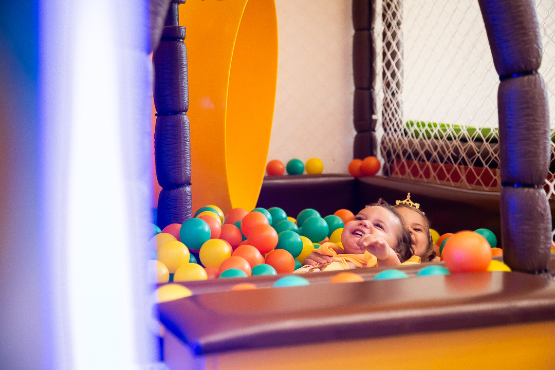 aniversário infantil festa de 1 ano tema rapunzel família ensaio de festa infantil fotografias cobertura fotográfica BH primeiro aninho menina fotos niver cobertura festa evento casa da fada madrinha