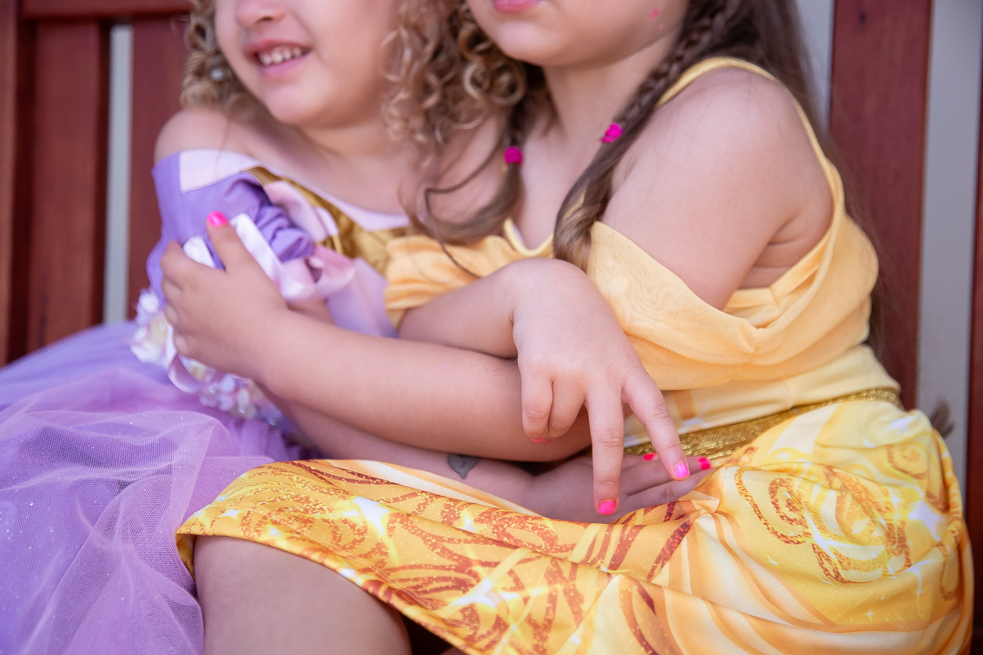 aniversário infantil festa de 1 ano tema rapunzel família ensaio de festa infantil fotografias cobertura fotográfica BH primeiro aninho menina fotos niver cobertura festa evento casa da fada madrinha