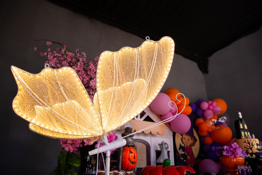 festa de 3 anos, aniversário 3 anos, cobertura fotográfica de festa infantil em BH, fotografia de aniversário infantil, fotógrafo de festas infantis em Belo Horizonte, 3 anos, tema bruxinha, festa temática bruxinha, decoração Halloween infantil