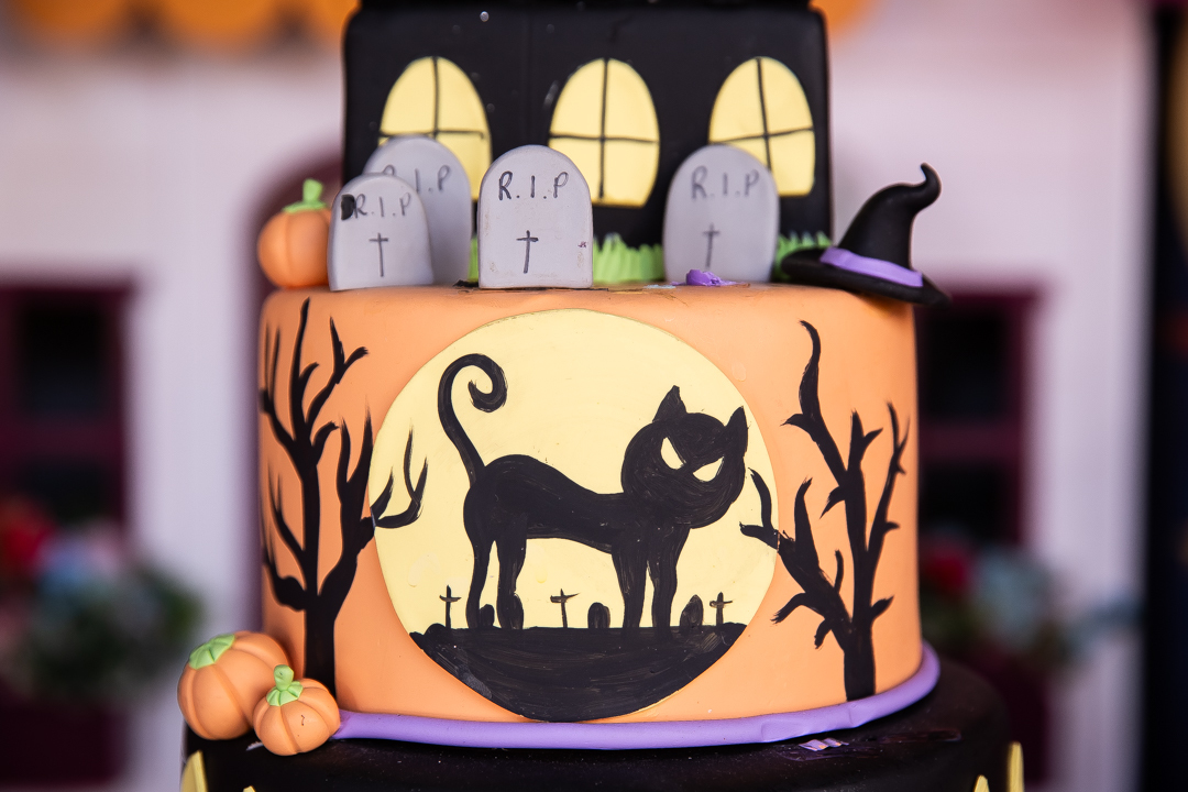 festa de 3 anos, aniversário 3 anos, cobertura fotográfica de festa infantil em BH, fotografia de aniversário infantil, fotógrafo de festas infantis em Belo Horizonte, 3 anos, tema bruxinha, festa temática bruxinha, decoração Halloween infantil