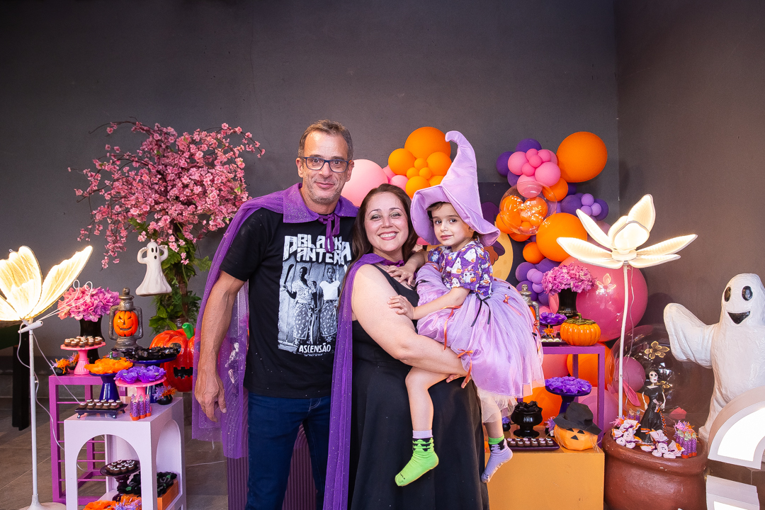 festa de 3 anos, aniversário 3 anos, cobertura fotográfica de festa infantil em BH, fotografia de aniversário infantil, fotógrafo de festas infantis em Belo Horizonte, 3 anos, tema bruxinha, festa temática bruxinha, decoração Halloween infantil