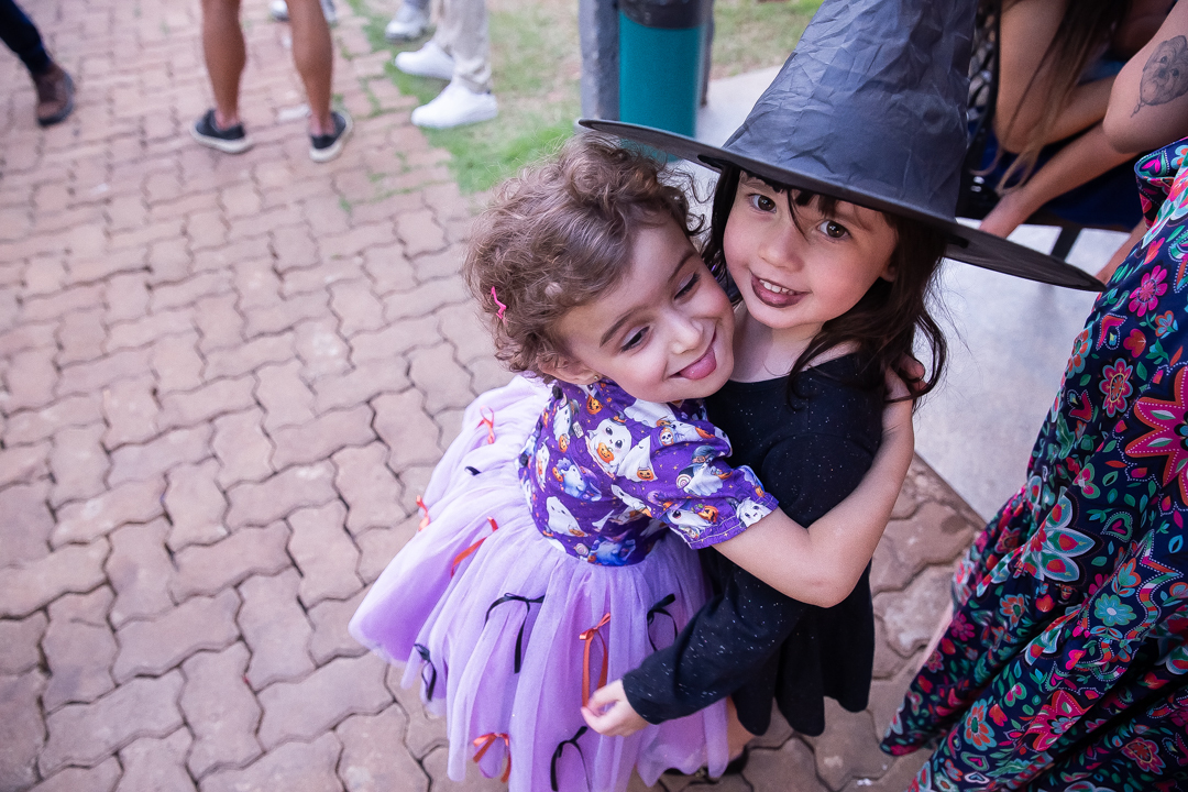 festa de 3 anos, aniversário 3 anos, cobertura fotográfica de festa infantil em BH, fotografia de aniversário infantil, fotógrafo de festas infantis em Belo Horizonte, 3 anos, tema bruxinha, festa temática bruxinha, decoração Halloween infantil