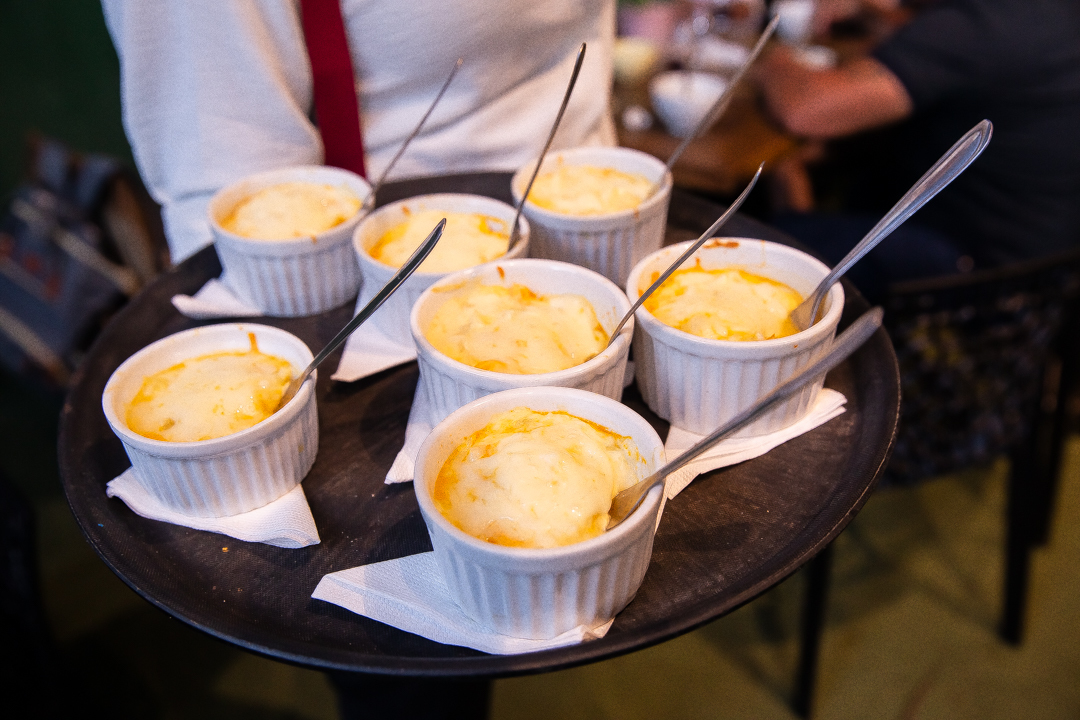 festa de 3 anos, aniversário 3 anos, cobertura fotográfica de festa infantil em BH, fotografia de aniversário infantil, fotógrafo de festas infantis em Belo Horizonte, 3 anos, tema bruxinha, festa temática bruxinha, decoração Halloween infantil