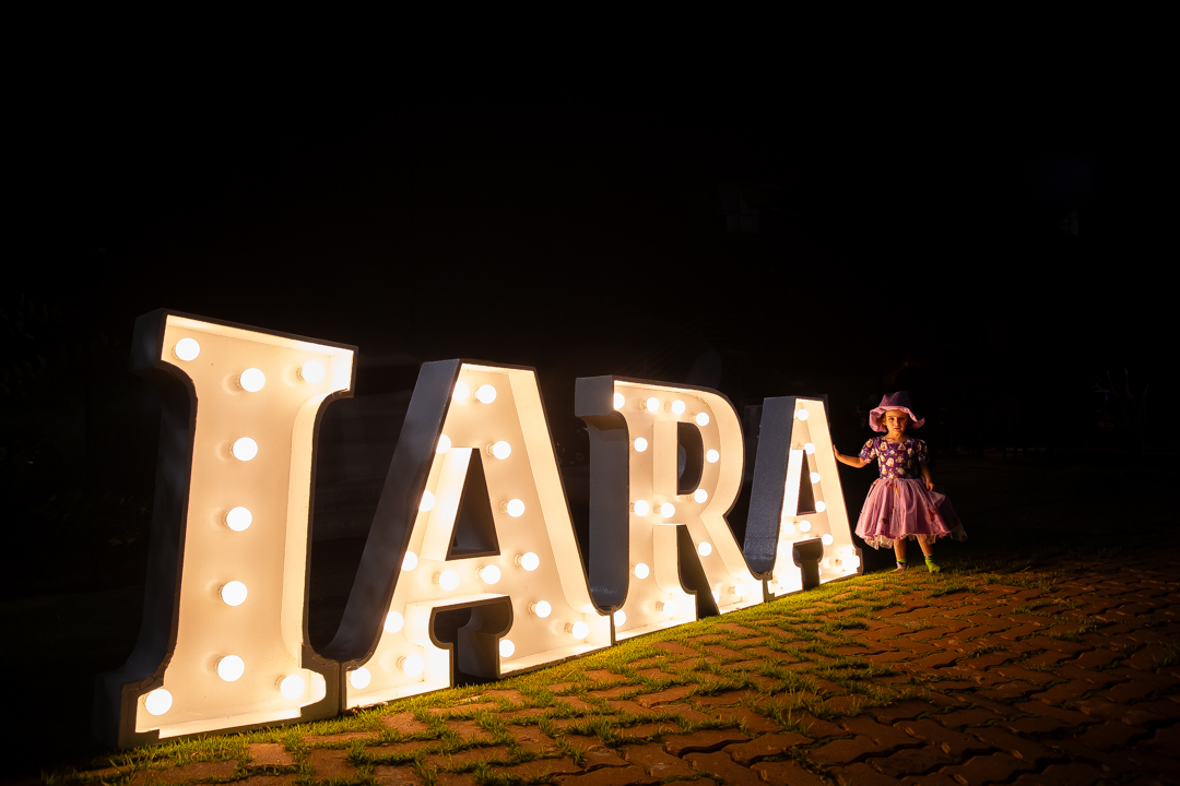 festa de 3 anos, aniversário 3 anos, cobertura fotográfica de festa infantil em BH, fotografia de aniversário infantil, fotógrafo de festas infantis em Belo Horizonte, 3 anos, tema bruxinha, festa temática bruxinha, decoração Halloween infantil