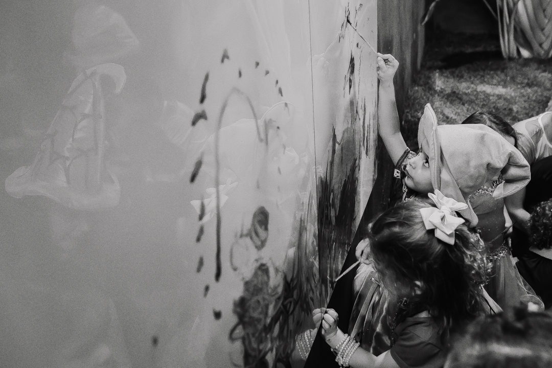 festa de 3 anos, aniversário 3 anos, cobertura fotográfica de festa infantil em BH, fotografia de aniversário infantil, fotógrafo de festas infantis em Belo Horizonte, 3 anos, tema bruxinha, festa temática bruxinha, decoração Halloween infantil