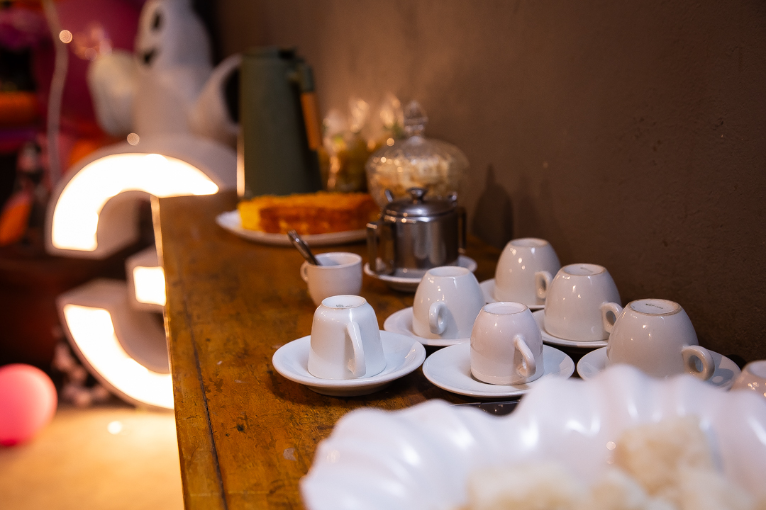 festa de 3 anos, aniversário 3 anos, cobertura fotográfica de festa infantil em BH, fotografia de aniversário infantil, fotógrafo de festas infantis em Belo Horizonte, 3 anos, tema bruxinha, festa temática bruxinha, decoração Halloween infantil