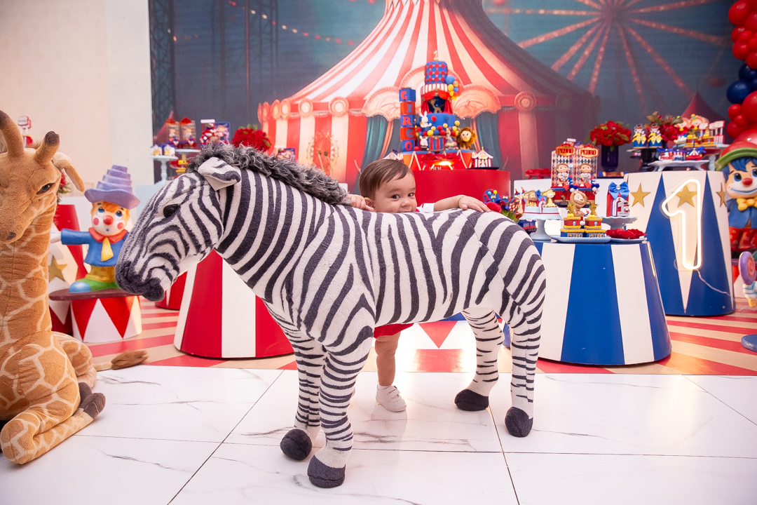 festa de 1 ano aniversário 1 aninho cobertura fotográfica de festa infantil em BH fotografia de aniversário infantil fotógrafo de festas infantis em Belo Horizonte fotos de aniversário 1 anos niver festa tema circo