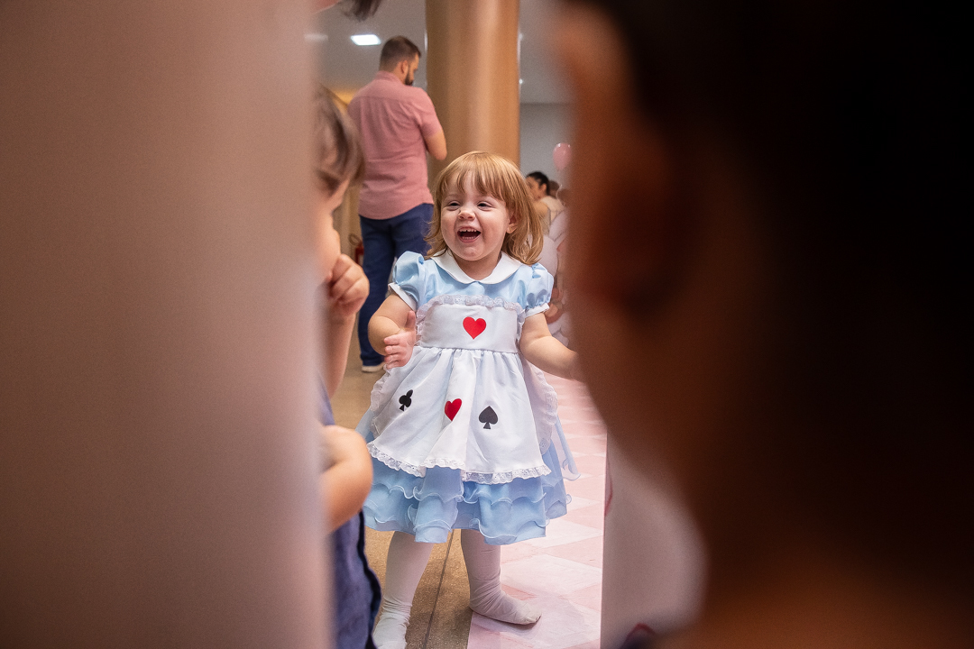 festa de 2 anos aniversário 2 aninhos cobertura fotográfica de festa infantil em BH fotografia de aniversário infantil fotógrafo de festas infantis em Belo Horizonte fotos de aniversário 2 anos niver tema alice no pais das maravilhas buffet faz de conta