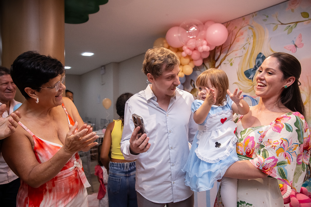 festa de 2 anos aniversário 2 aninhos cobertura fotográfica de festa infantil em BH fotografia de aniversário infantil fotógrafo de festas infantis em Belo Horizonte fotos de aniversário 2 anos niver tema alice no pais das maravilhas buffet faz de conta