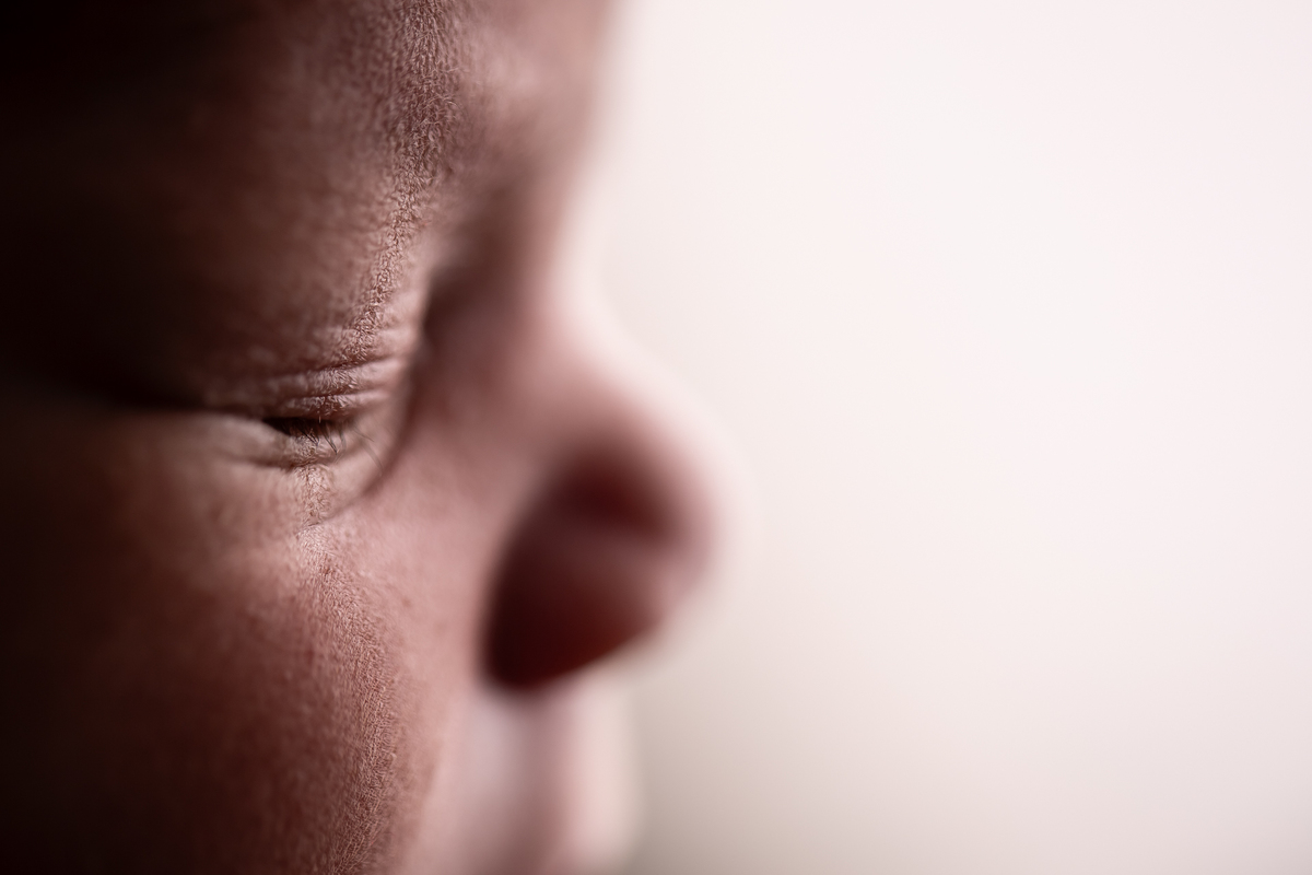 ensaio newborn detalhe olho e rosto