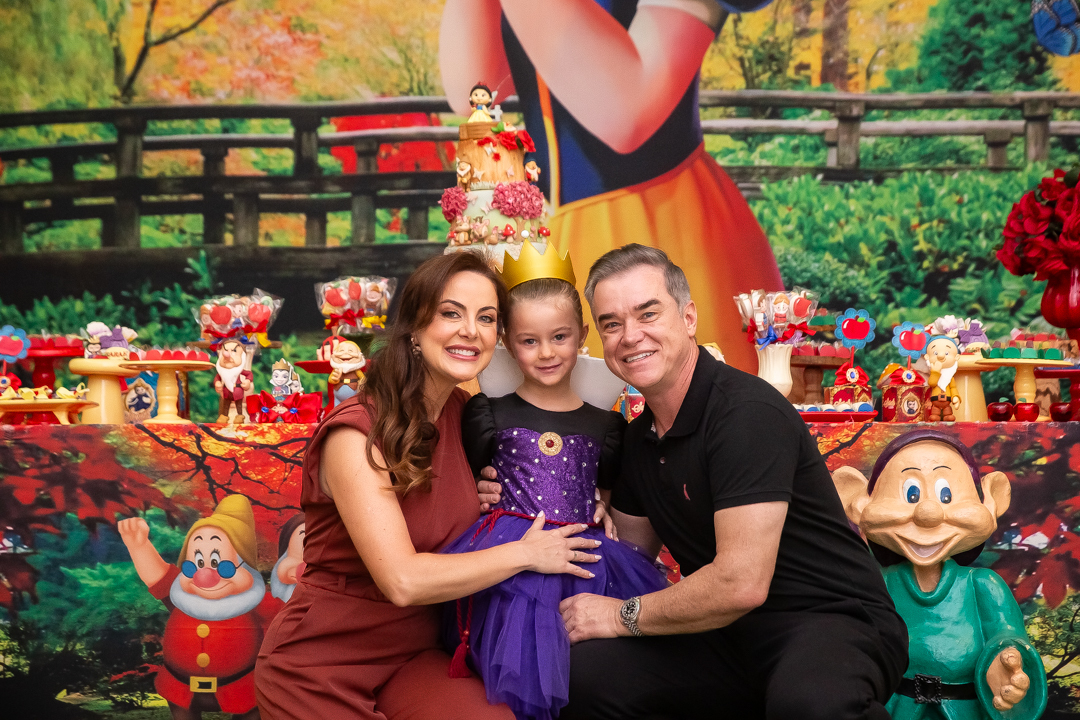 festa de 4 anos aniversário 4 aninhos cobertura fotográfica de festa infantil em BH fotografia de aniversário infantil fotógrafo de festas infantis em Belo Horizonte fotos de aniversário 4 anos niver tema malévola branca de neve