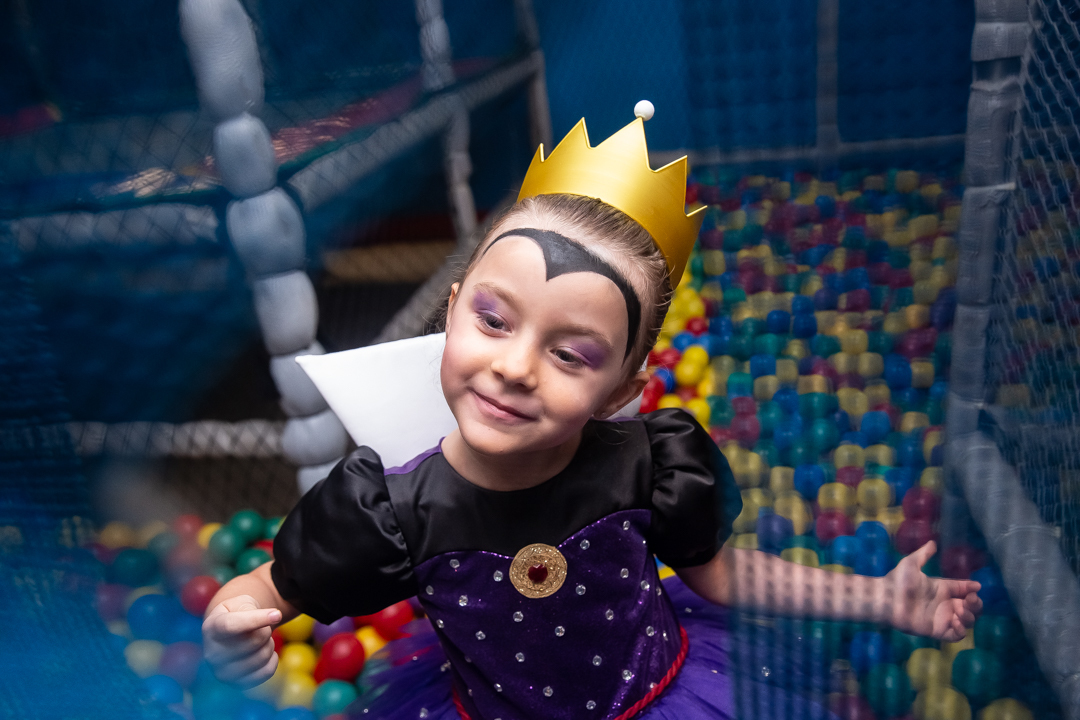 festa de 4 anos aniversário 4 aninhos cobertura fotográfica de festa infantil em BH fotografia de aniversário infantil fotógrafo de festas infantis em Belo Horizonte fotos de aniversário 4 anos niver tema malévola branca de neve