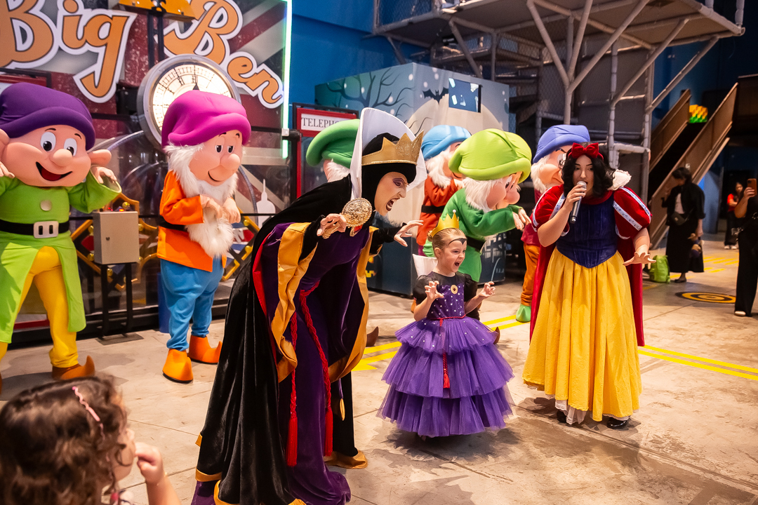 festa de 4 anos aniversário 4 aninhos cobertura fotográfica de festa infantil em BH fotografia de aniversário infantil fotógrafo de festas infantis em Belo Horizonte fotos de aniversário 4 anos niver tema malévola branca de neve
